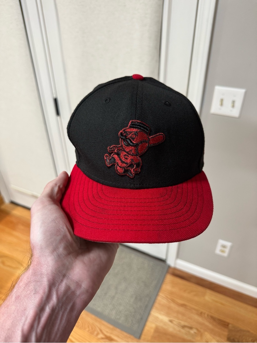 New Era Cincinnati Reds 59FIFTY MLB Fitted Cap Mr. Legs Hat Black Dome 7 1/4